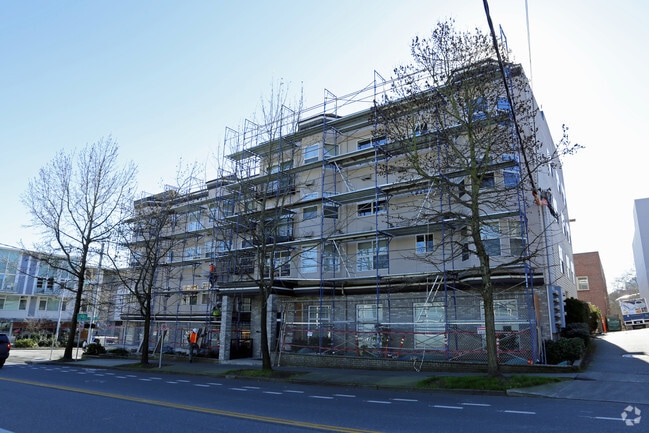 Building Photo - Fifth & Roy Apartments