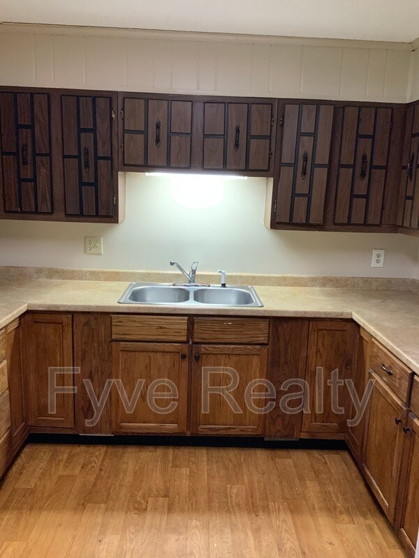 Foto del edificio - 501 Ocala Dr NE