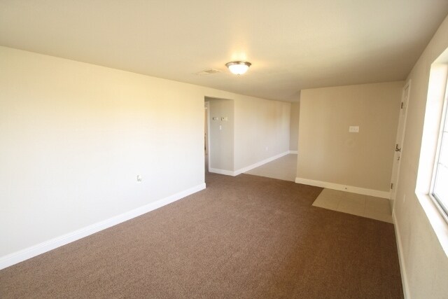 Building Photo - BEAUTIFUL 3BED 2BATH HOME!