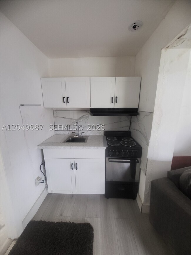 Foto del edificio - 4345 NW 203rd St