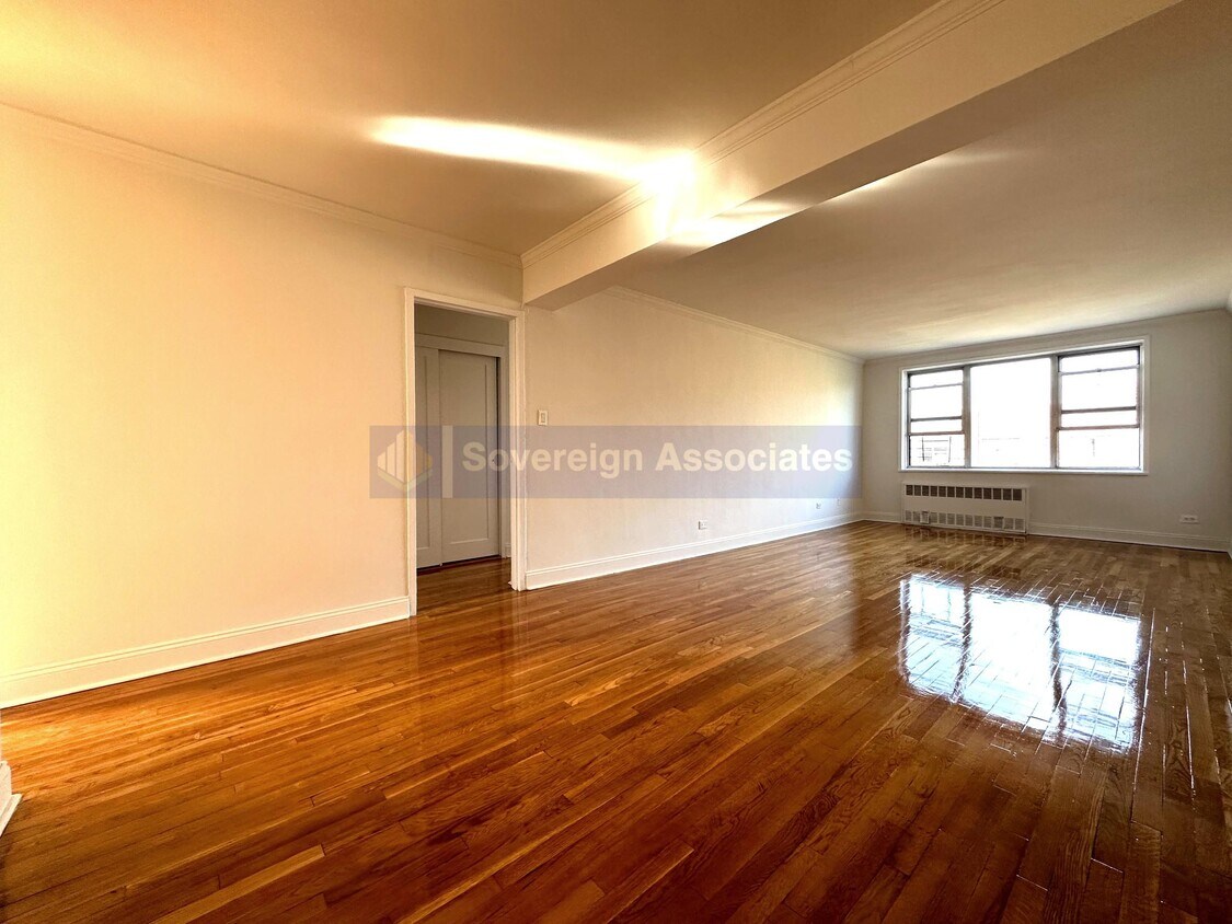 Foto principal - 3555 Oxford Avenue