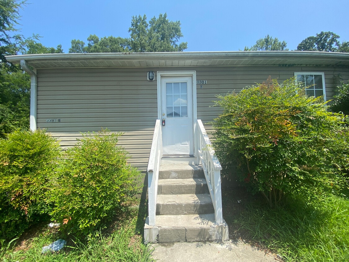 Primary Photo - Room in Duplex on Beck St