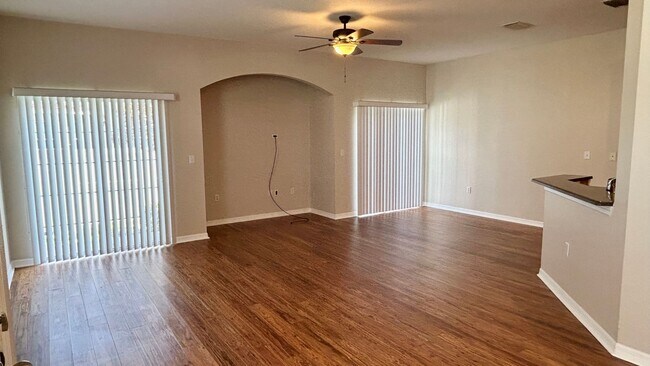 Building Photo - 3 bedroom, 2.5 bath, 2 car garage in a Qui...