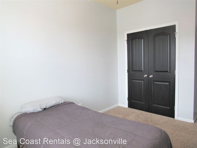 Building Photo - 3 br, 2.5 bath House - 111 Waterstone Lane W