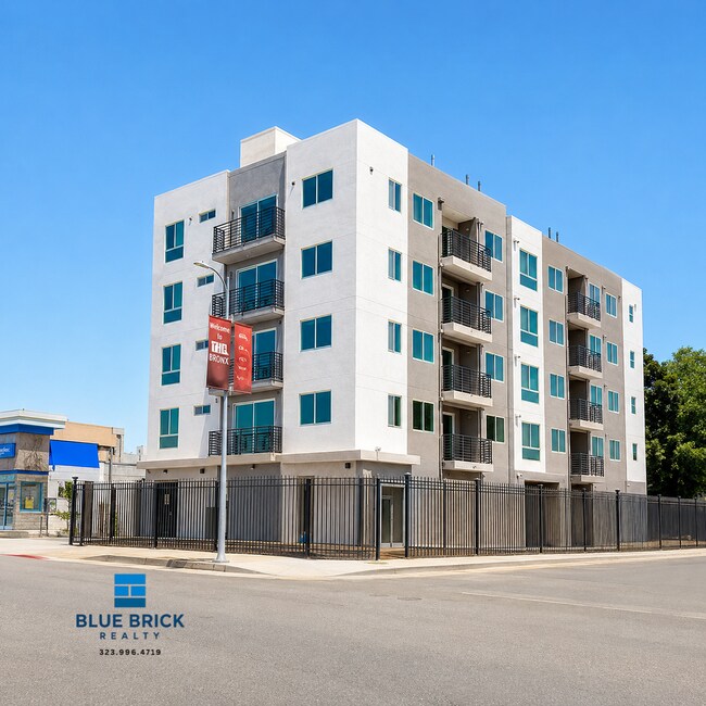 Building Photo - 4324 S Vermont Ave