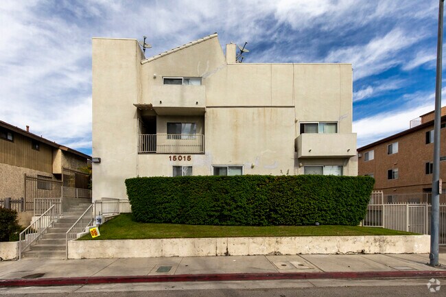Foto del edificio - 15015 Sherman Way
