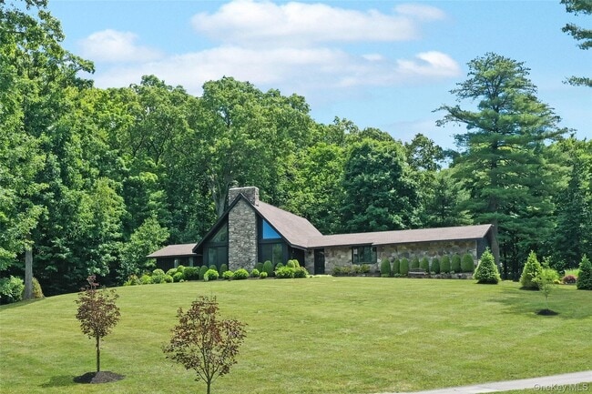 Foto del edificio - 475 N Riverside Rd