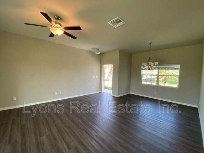 Foto del edificio - 2497 Cortland Ave