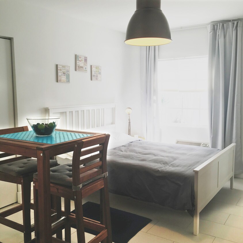 Foto principal - 7320 Byron Ave