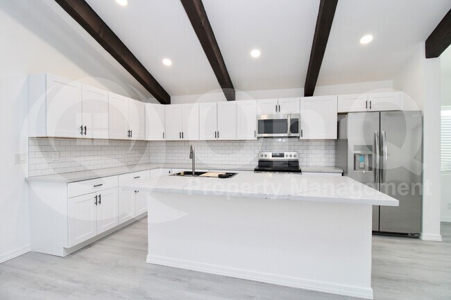 Foto del edificio - 5623 S Rocky Point Rd