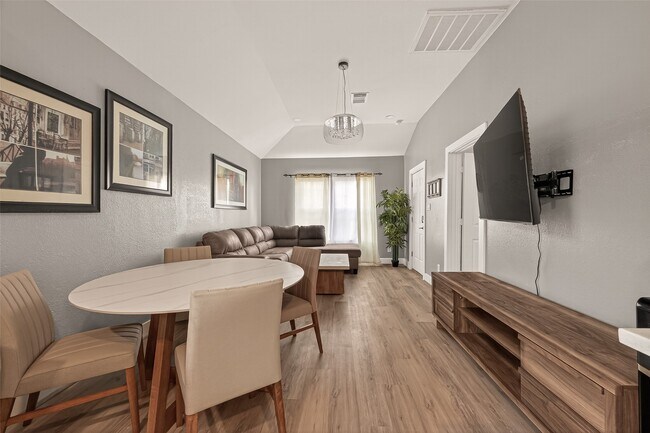 Foto del edificio - 4309 Beggs St