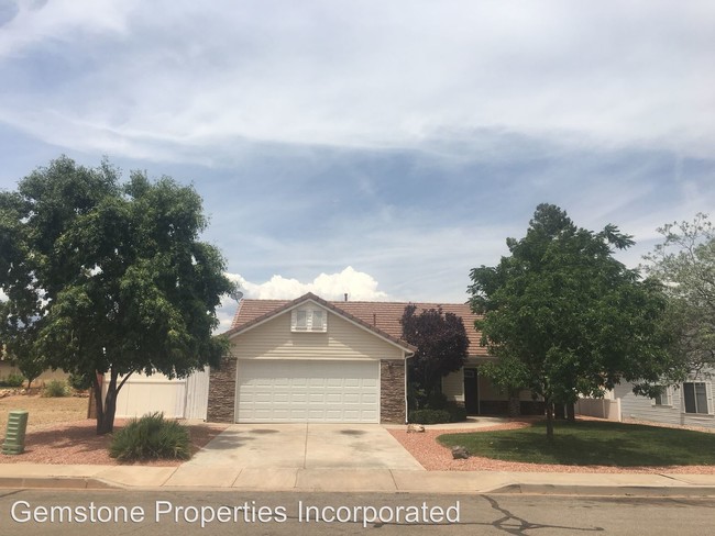 Building Photo - 2112 W 200 S