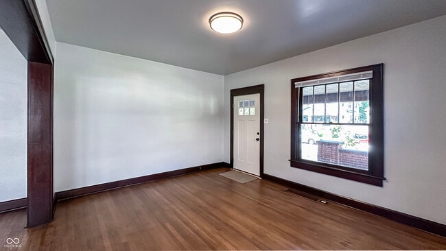 Building Photo - 339 Dequincy St