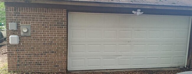 Building Photo - 3370 Dandale Dr
