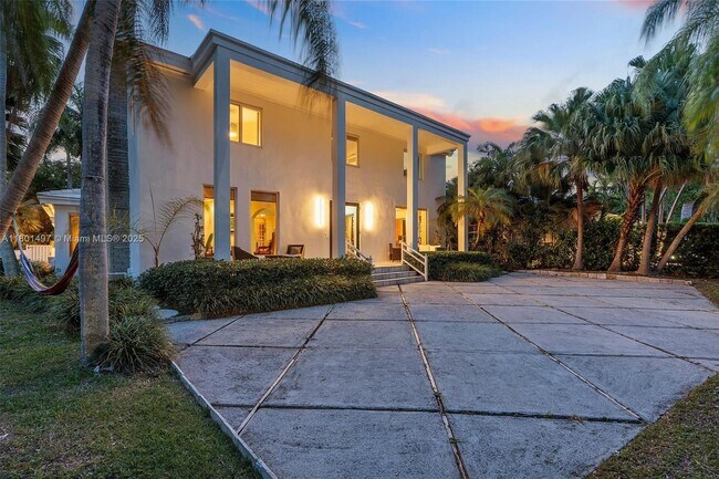 Building Photo - 9200 N Bayshore Dr