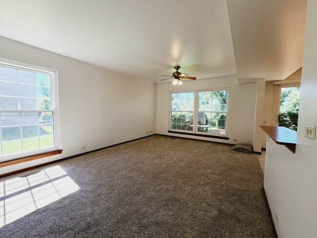 Building Photo - 1645 College Green Dr