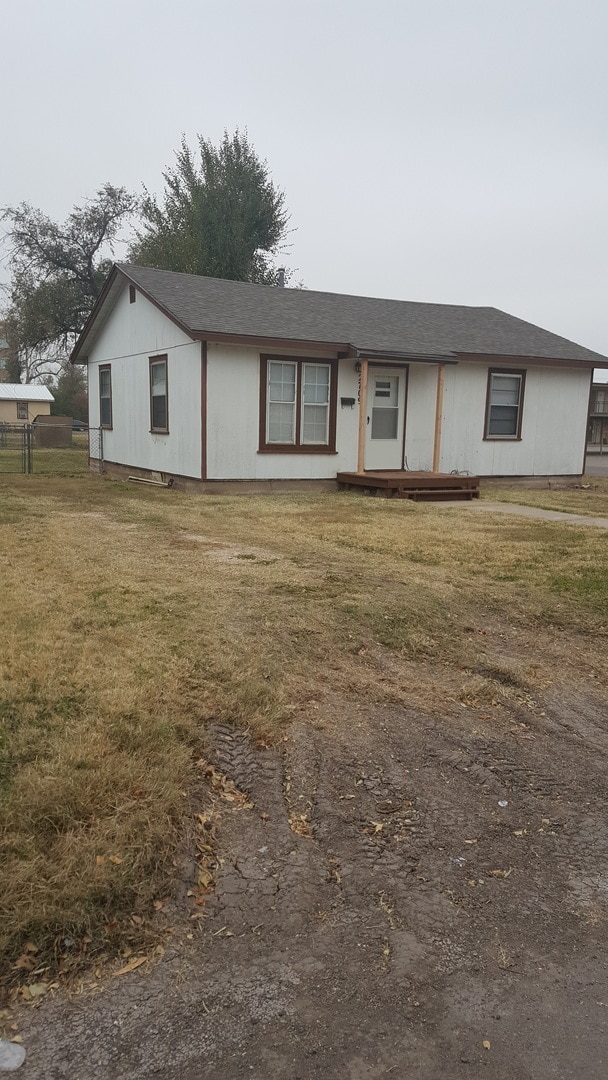 Building Photo - Located in Canyon, TX in walking distance ...