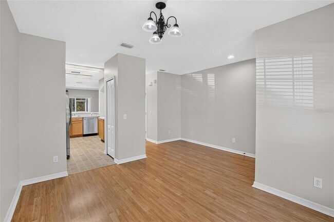 Foto del edificio - 15768 Fishhawk Falls Dr