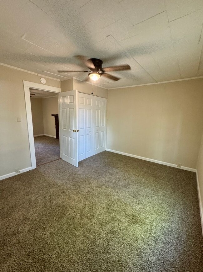 Building Photo - MOVE-IN READY!