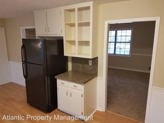 Building Photo - 337 Kings Hill Ct
