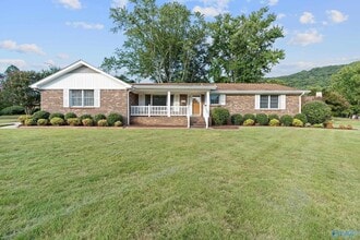 Building Photo - 12017 Camelot Dr SE