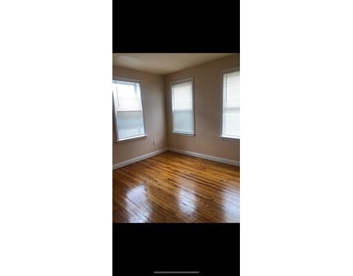Building Photo - 10 Fernboro St
