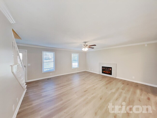 Foto del edificio - 1918 Cross Creek Dr