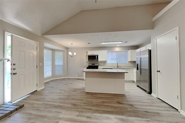 Building Photo - 79 Rockridge Dr