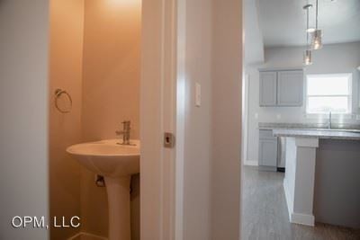 Building Photo - 4750 Travertine