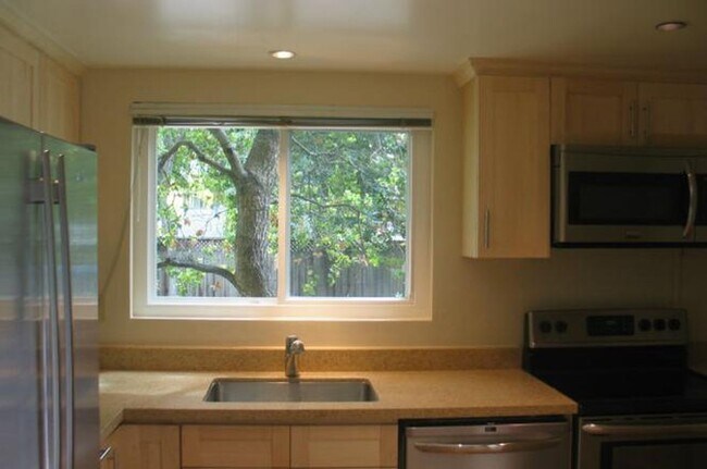 Foto del edificio - Cozy ... Charming .... Quiet ... Convenient ...