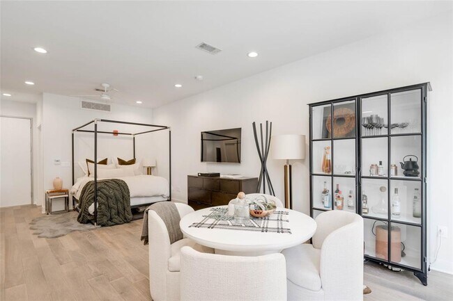 Foto del edificio - 1800 E 4th St