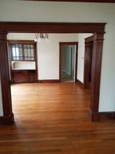 Building Photo - 302 Myrtle St