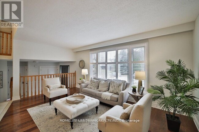 Building Photo - 16 Mansfield Crescent