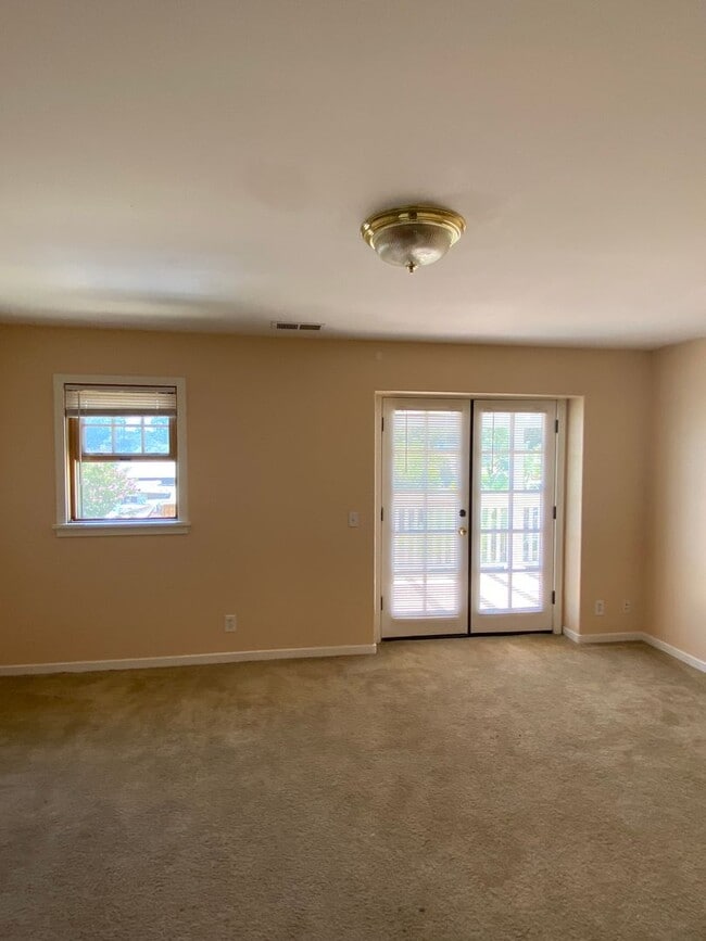 Building Photo - 6736 Sueno Rd