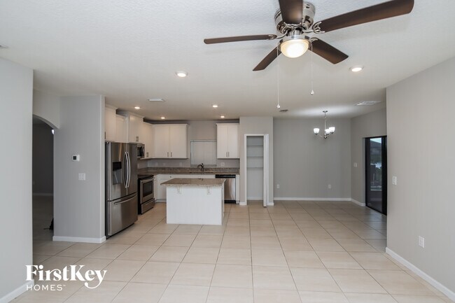 Foto del edificio - 4143 Moccasin Dr