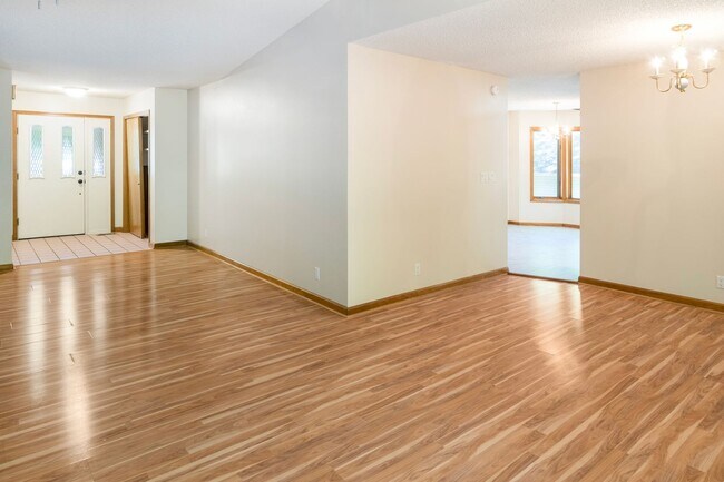 Foto del edificio - Charming 3 Bedroom, 2 Bathroom home near Lake Coronado! Call 501-922-9997 to set up a showing today!