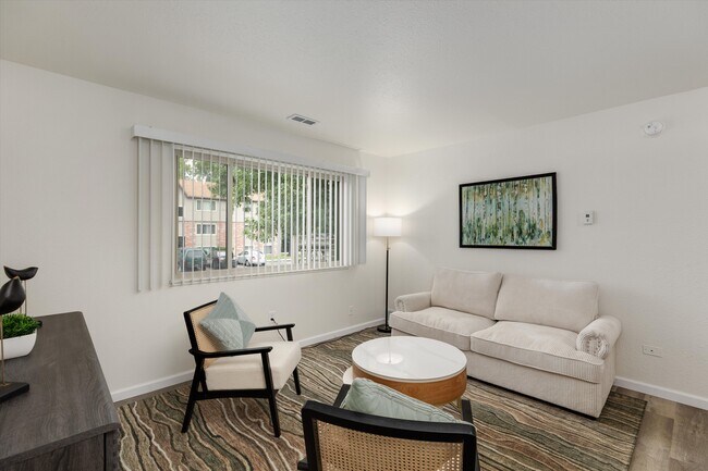 Foto del edificio - Pine Creek Apartments