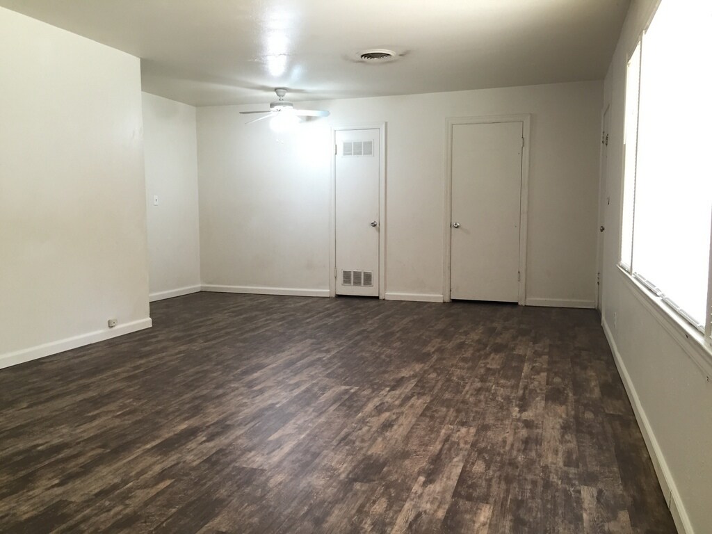 Primary Photo - 1221 W 3rd St