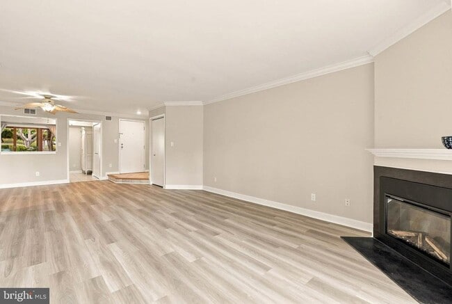 Building Photo - 7022 Channel Village Ct
