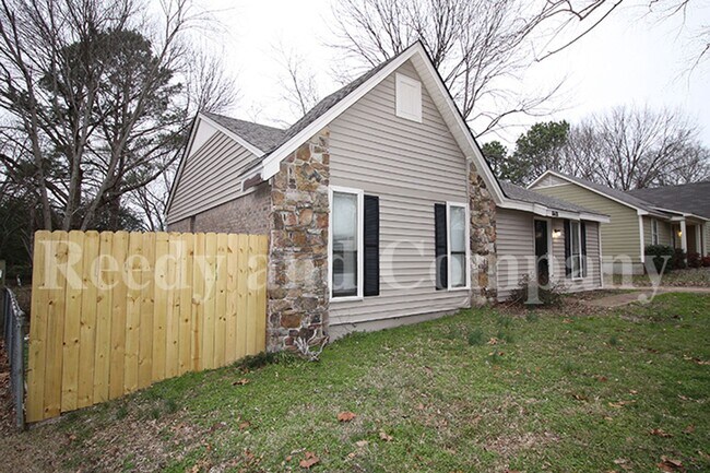 Foto del edificio - 8401 Old Forge Rd