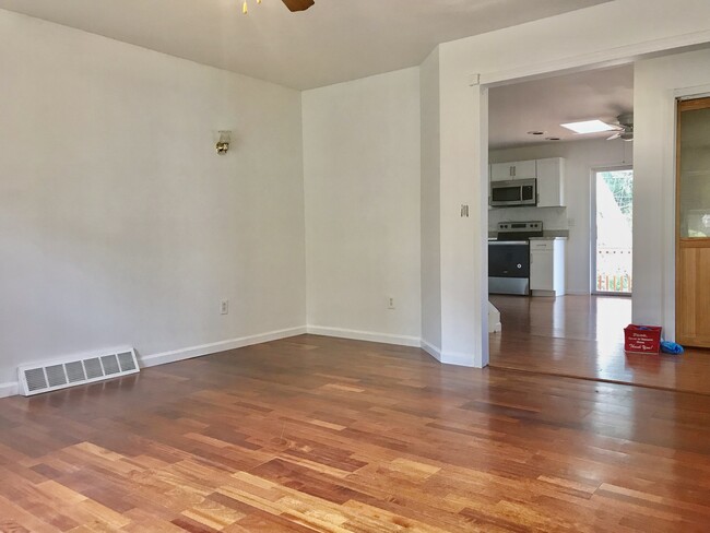 Building Photo - 1413 Balltown Rd