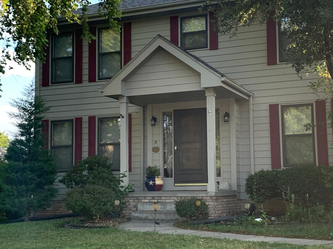 1921 Franklin Dr, Papillion, NE 68133 House Rental in Papillion, NE