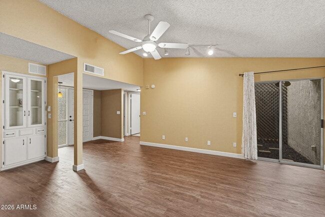 Building Photo - 4323 N 29th Pl