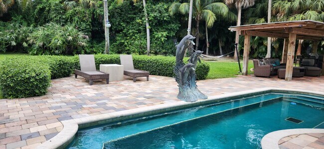 Foto del edificio - 1066 SE St Lucie Blvd