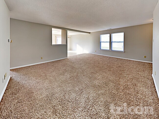 Foto del edificio - 7687 Mistflower Ln