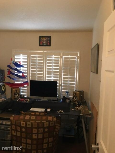 Building Photo - 213 Fountain Rd