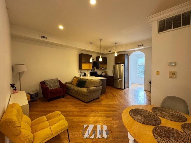 Foto del edificio - 5 bedroom in Brooklyn NY 11232
