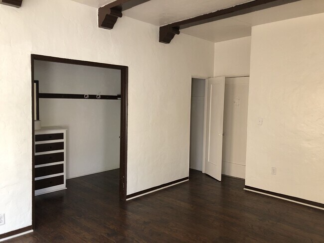 Building Photo - 1546 Golden Gate Ave