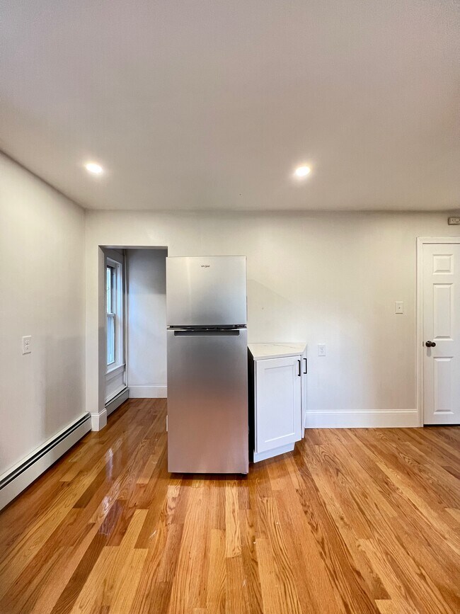 Kitchen - 27 Barry St