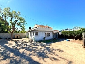 Building Photo - 6200-6202 N Muscatel Ave